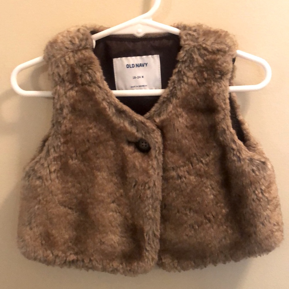 Old Navy Faux Fur Vest 18-24M